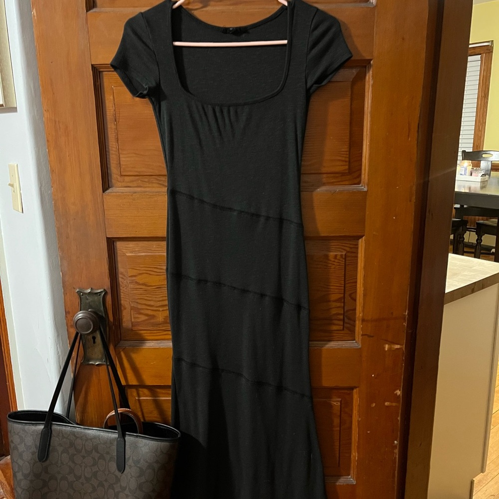 Shortsleeve midi length dress